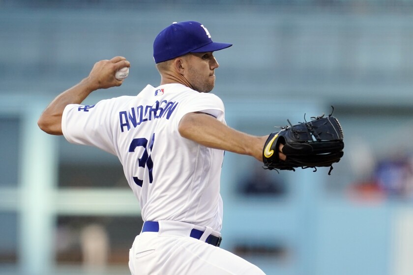 Le lanceur des Dodgers Tyler Anderson livre un lancer contre les Giants.