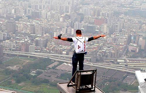 Skyscraper jumping in Taiwan