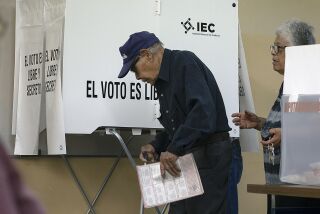 Elecciones estatales en México avanzan sin problemas, entre nutridas filas e incidentes