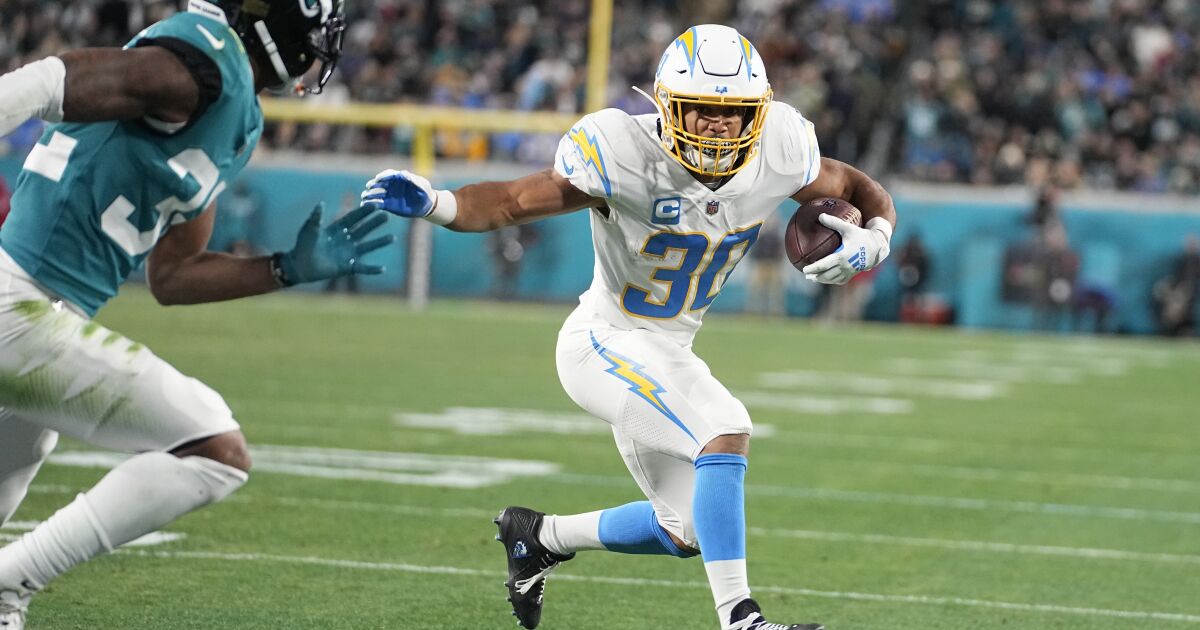 Chargers’ Austin Ekeler wants to speak to other teams