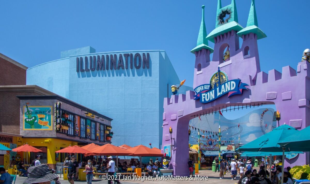Minion Cafe next to Super Silly Fun Land
