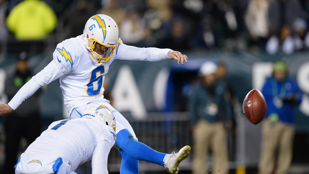 Chargers make a change at kicker: Cameron Dicker wins the job