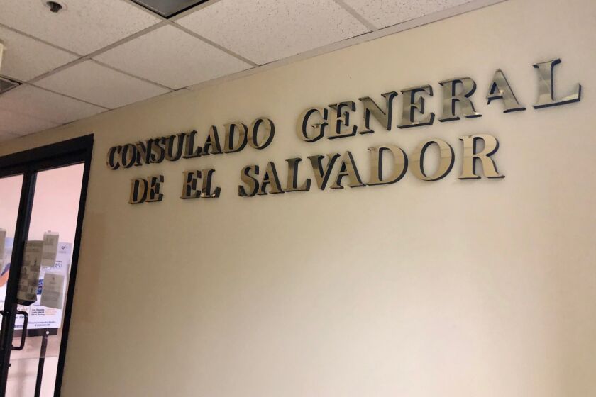La sede del consulado de El Salvador en Los Ángeles permanece cerrado desde el 16 de marzo.