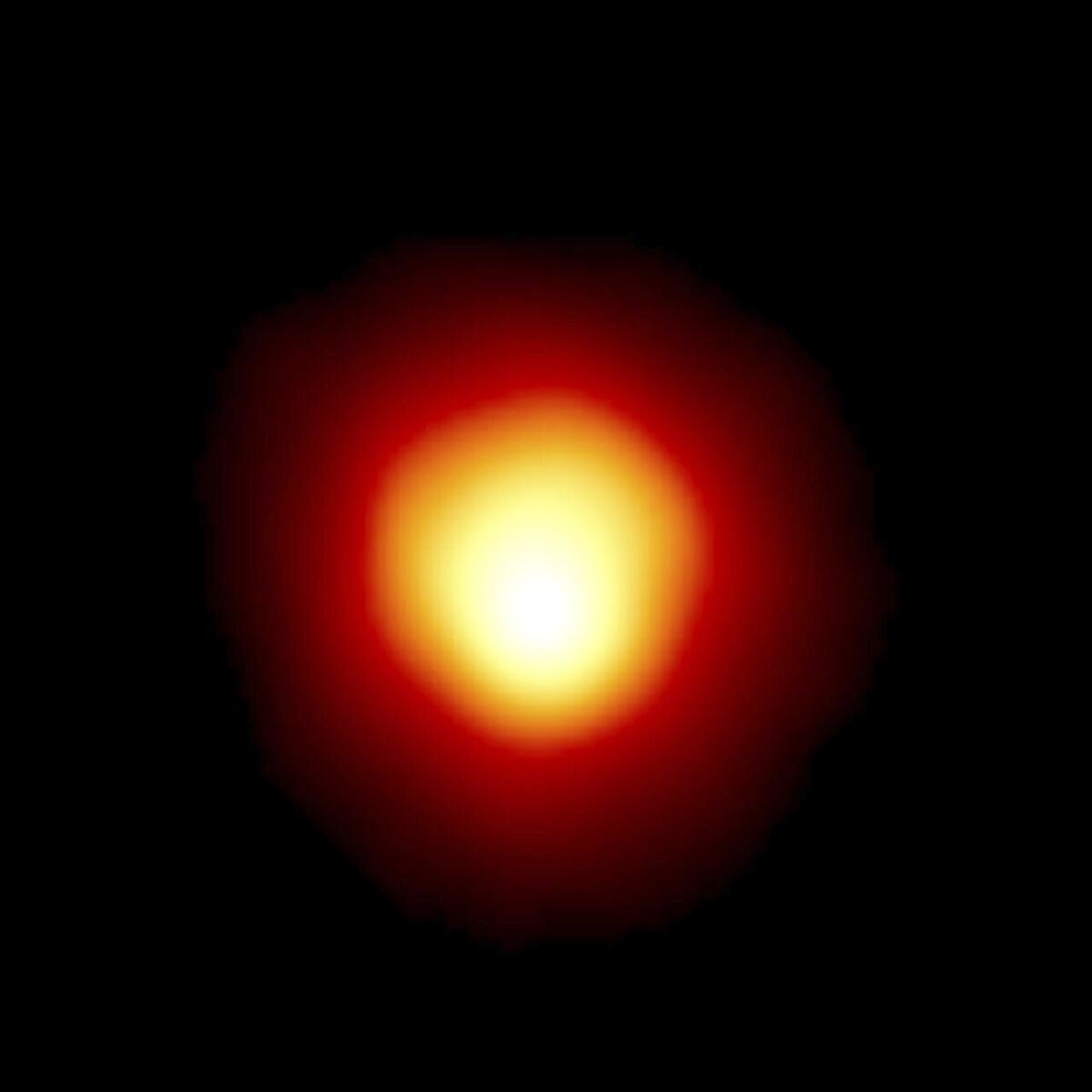 Esta imagen muestra la estrella Alpha Orionis, o Betelgeuse, una supergigante roja. 