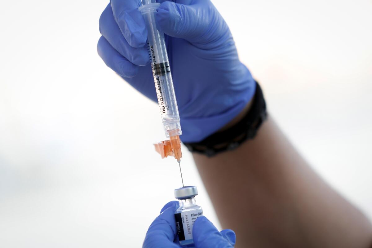 Farmacias niegan a inmunodeprimidos la cuarta dosis de la vacuna anticovid