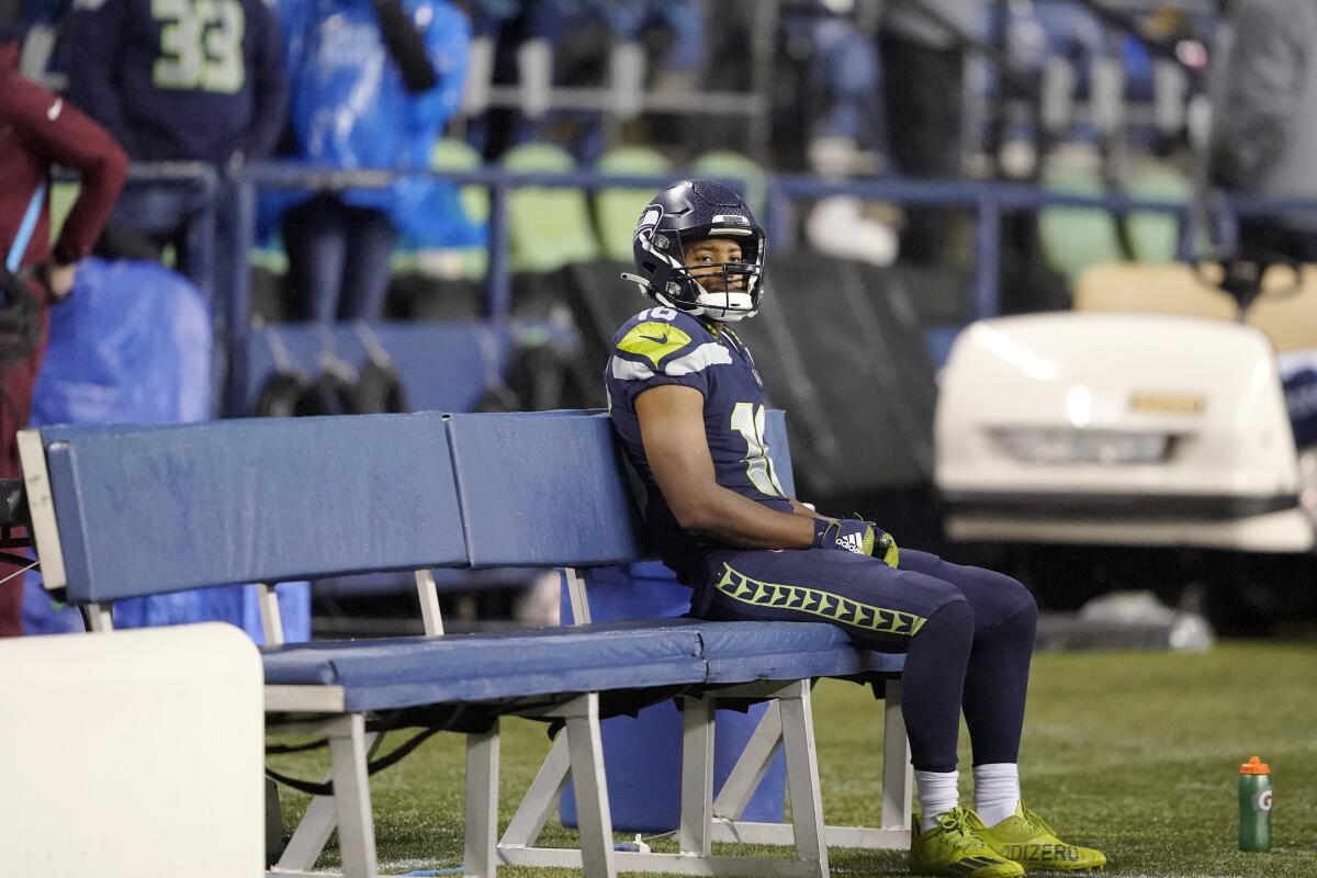 Seahawks can't overcome blunders, stumble versus Saints - The San Diego  Union-Tribune