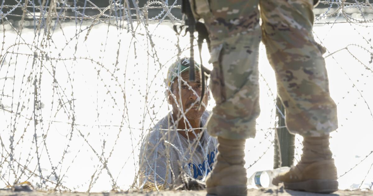 Divided Supreme Court clears way for Texas to arrest migrants who illegally enter Divided Supreme Court clears way for Texas to arrest migrants who illegally enter