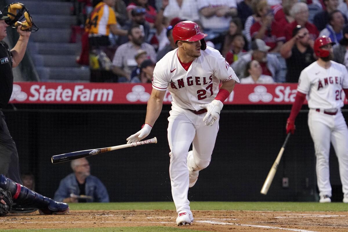 Mike Trout hits 3-run home run in win over Blue Jays