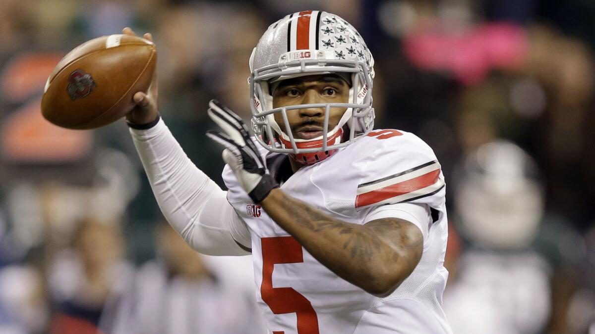 Ohio State quarterback Braxton Miller reportedly injured his shoulder in practice Monday.