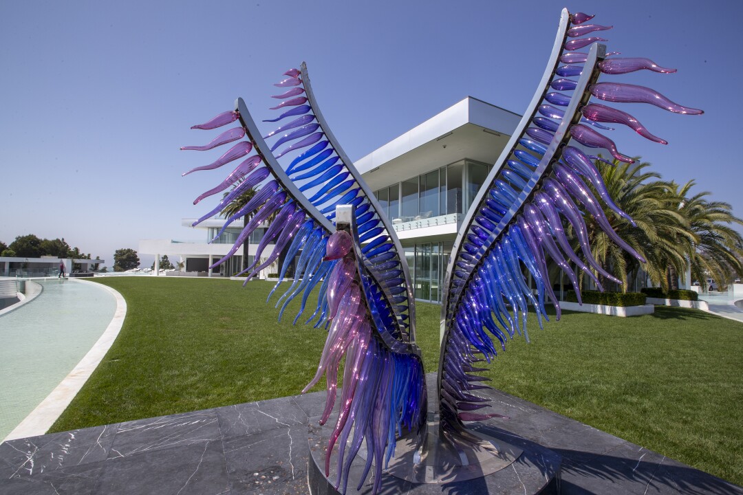 An exterior view of a sculpture by Simone Cenedese.