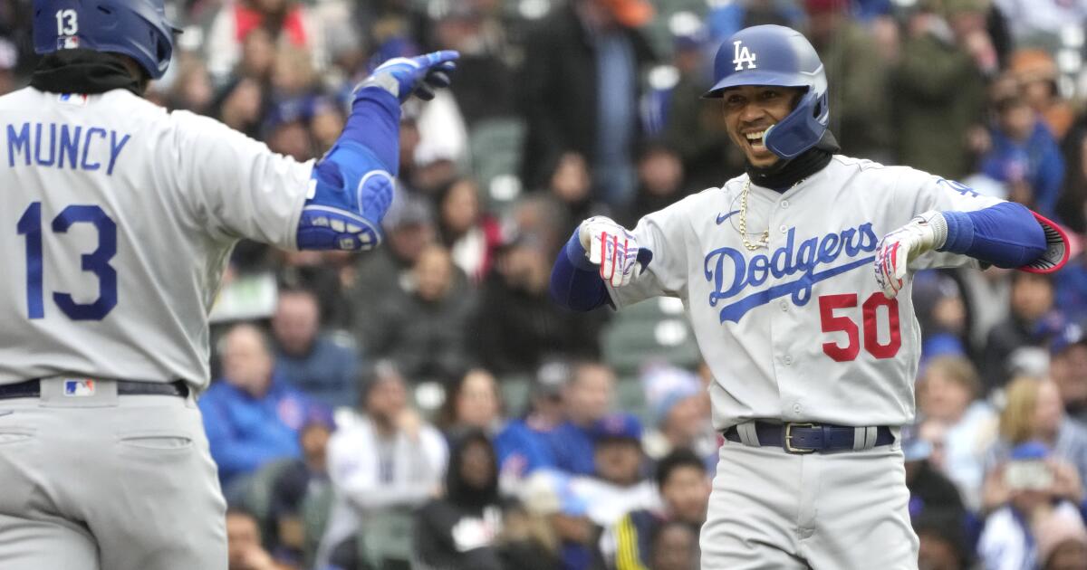 Mookie Betts Starts at SS, Homers, Drives in 4 as Dodgers Beat Cubs 7-3 –  NBC Los Angeles