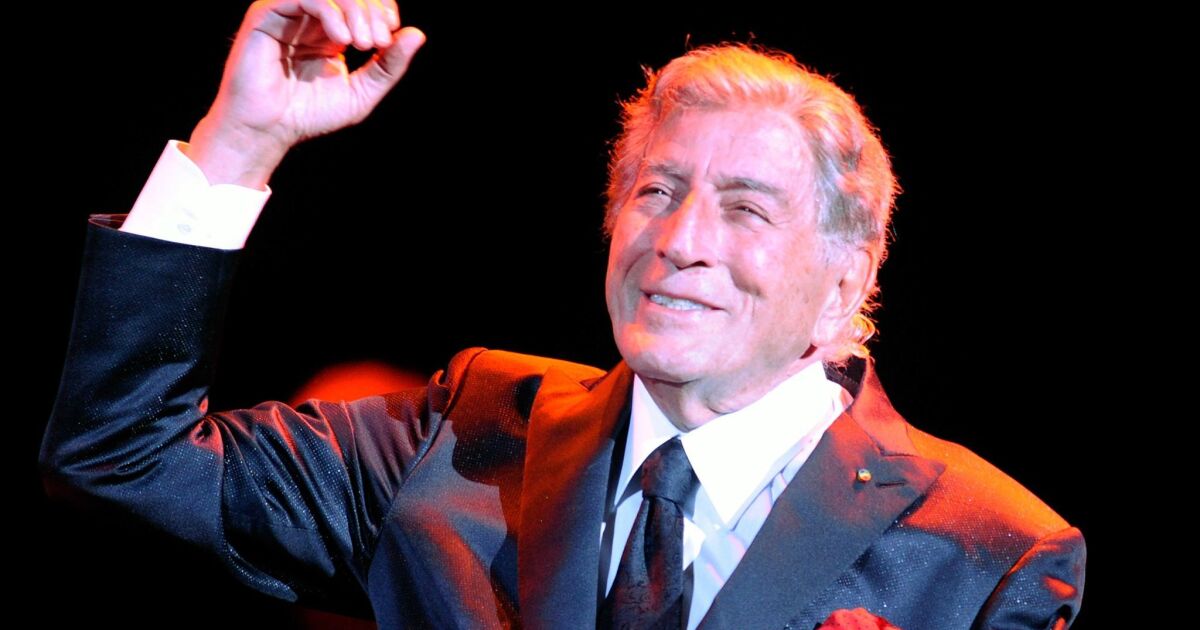 Tony Bennett, timeless singer who won over fans for decades, dies at 96