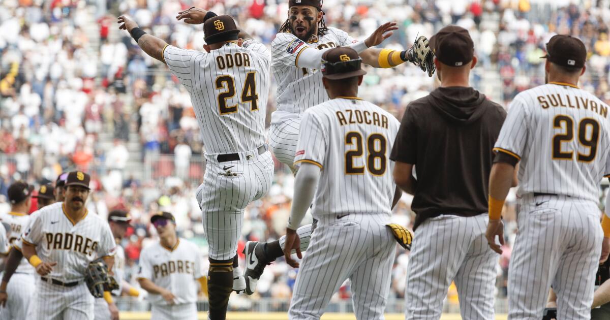 Giants score 12 runs vs. Padres after team home run derby