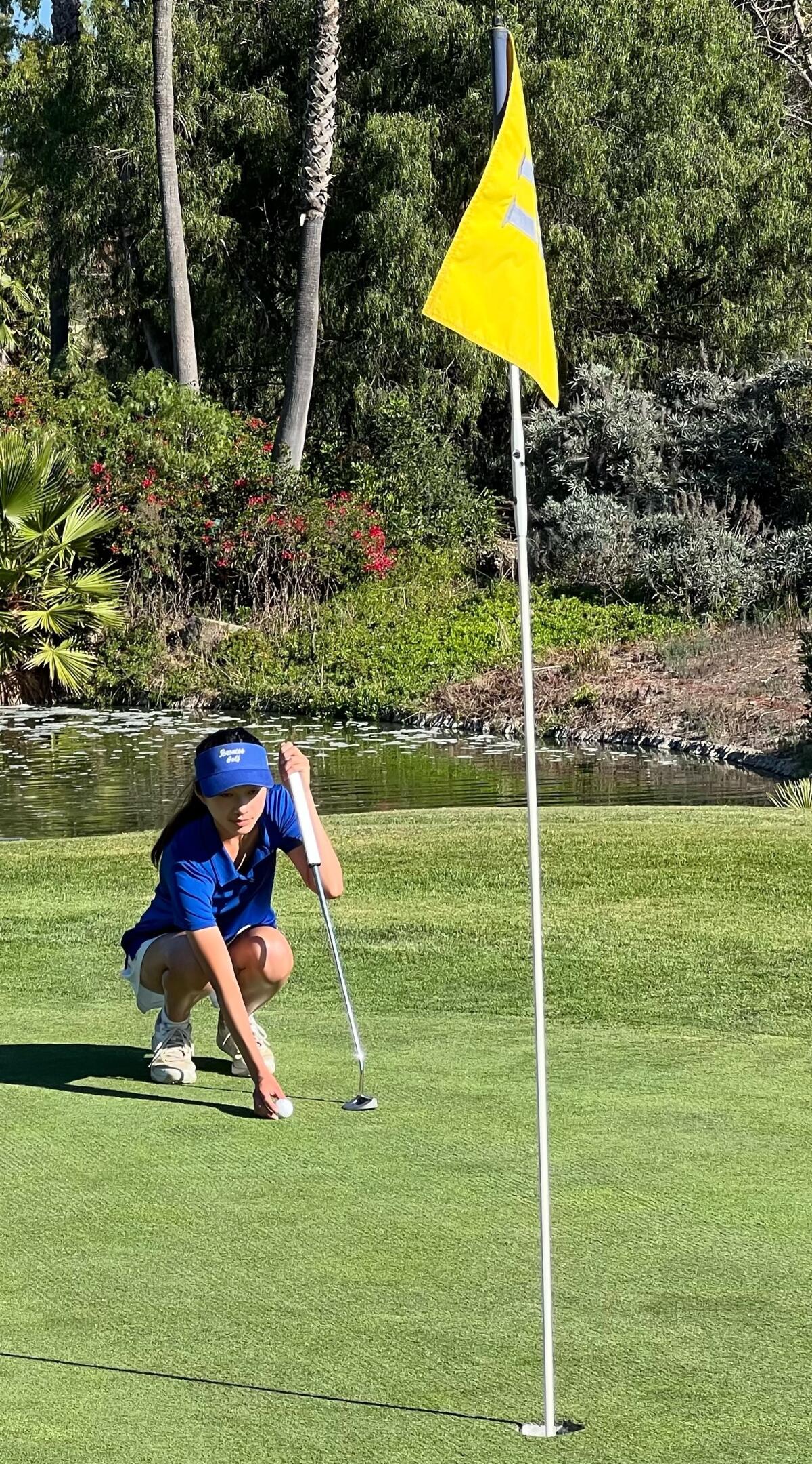 Kayla Geng, a golfer on the Rancho Bernardo High team, overcame an injury to help lead the team to the regionals. 