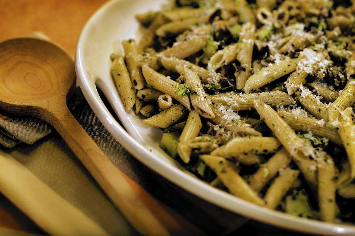 Recipe: Pasta with broccoli, olives and pistachios.