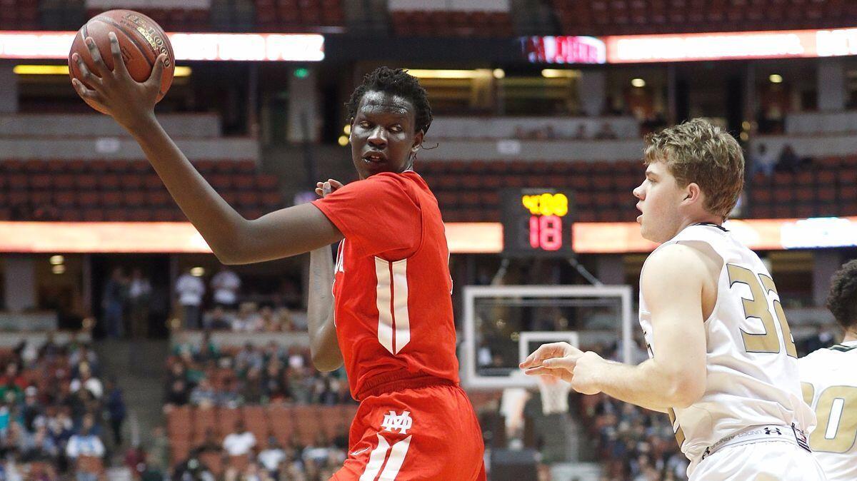 Bol Bol, left, and his Mater Dei High teammates get a rematch against Bishop Montgomery on Saturday.