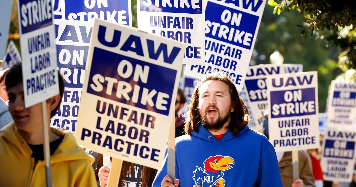 After five-week strike, UC and graduate student workers reach tentative agreement