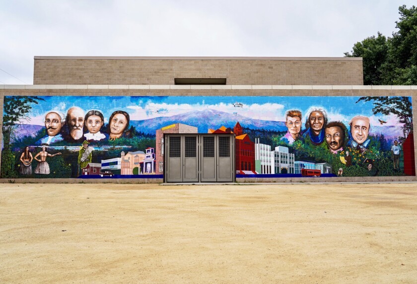 “Siempre Santa Ana” mural