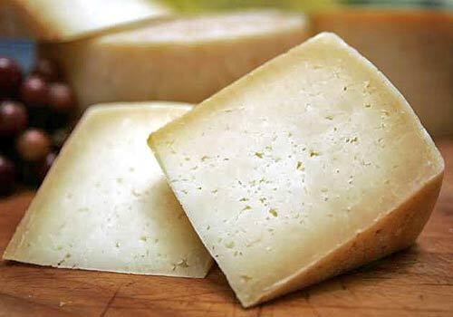 Rinconada Dairys Pozo Tomme is a nutty, firm-textured sheeps milk cheese.