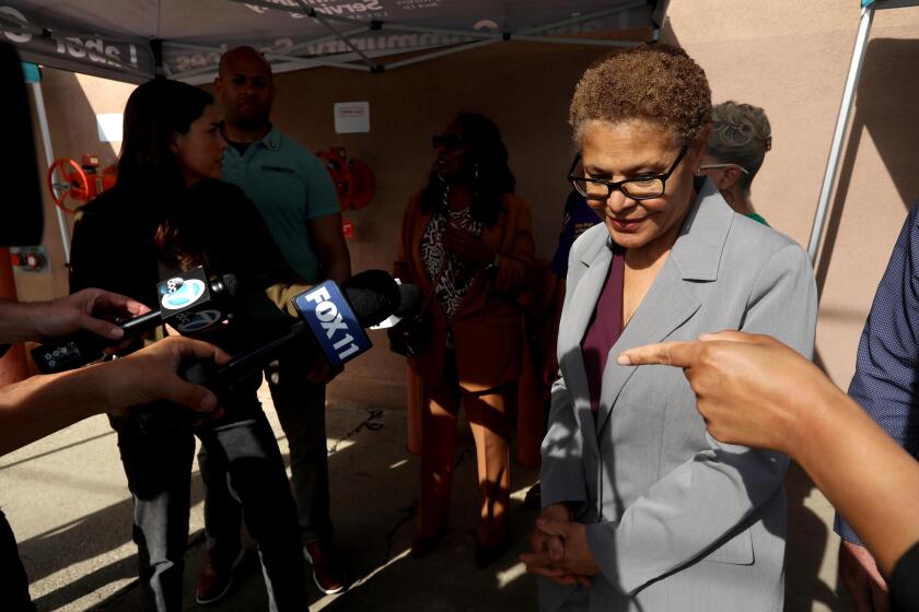 L.A. Mayor Bass' text messages provide window into early fire response ...