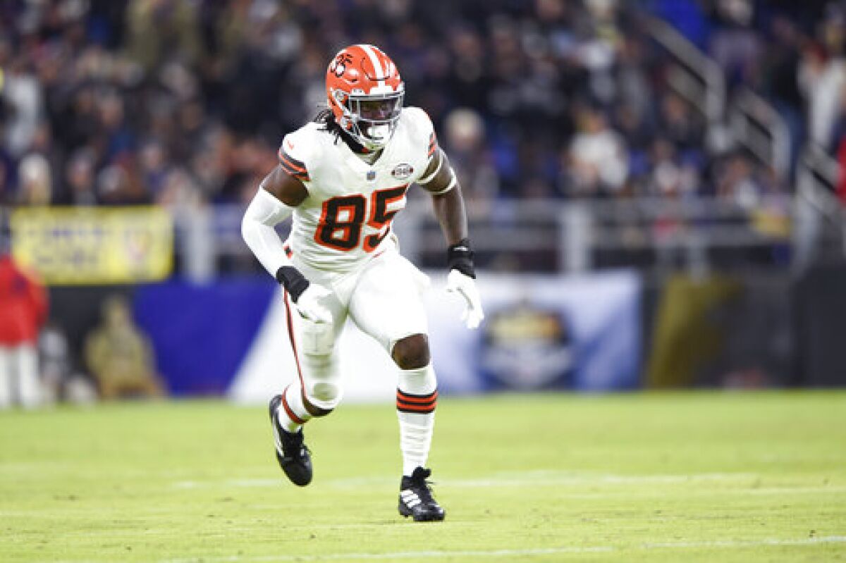 Cleveland Browns tight end David Njoku runs a route against the Baltimore Ravens during the first half of an NFL football game, Sunday, Nov. 28, 2021, in Baltimore. (AP Photo/Gail Burton)