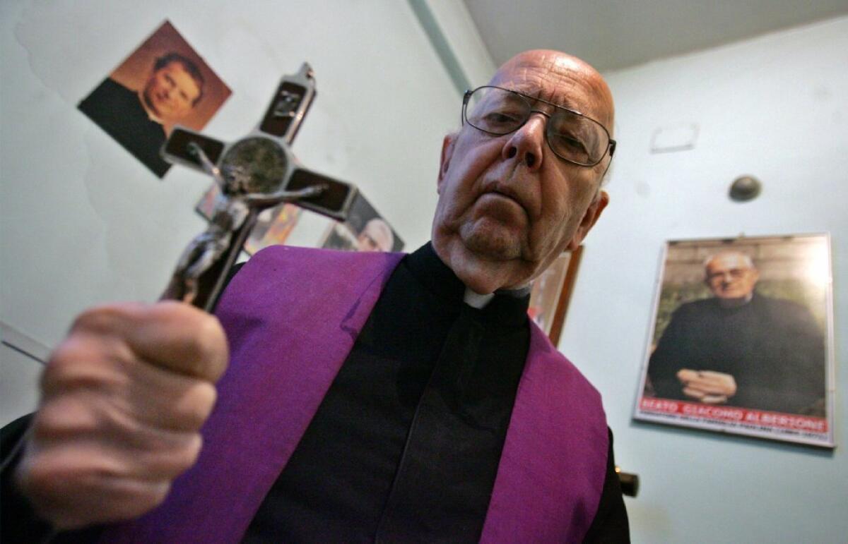Father Gabriele Amorth, shown in Rome in 2005, performed exorcisms for the Rome Diocese.