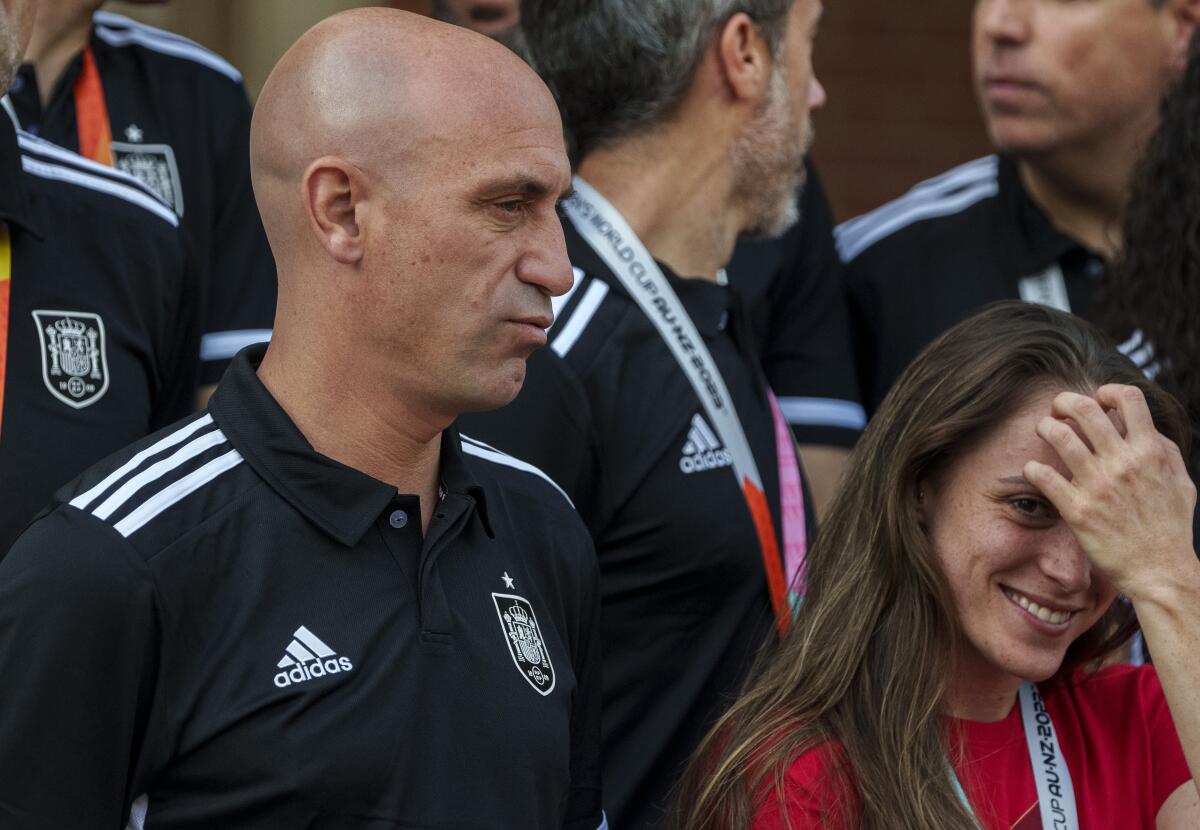 Spain s Soccer Chief Refuses To Resign After Kissing Player Los spain-s-soccer-chief-refuses-to-resign-after-kissing-player-los