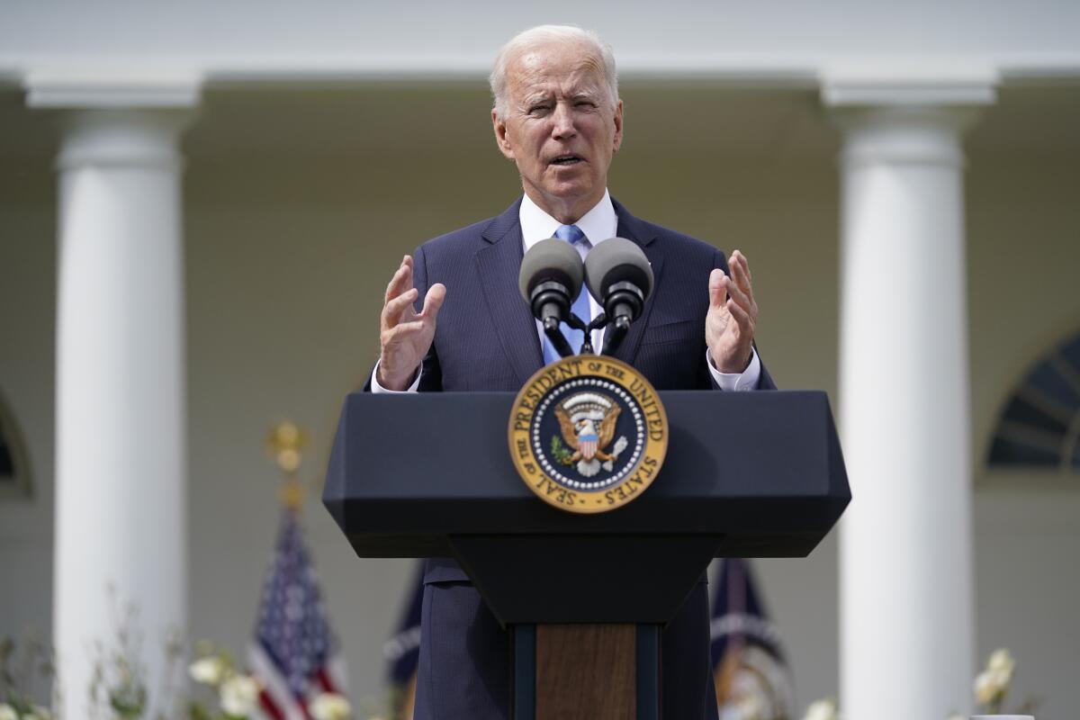 El presidente Joe Biden habla en la Rosaleda de la Casa Blanca
