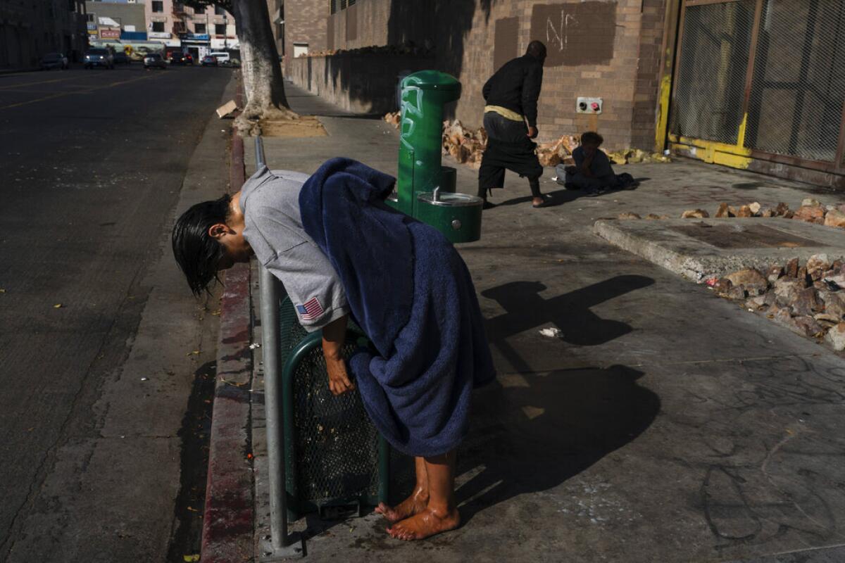 Una mujer indigente y mentalmente enferma