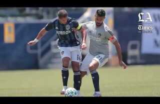 El Chicharito salió lesionado en juego del Galaxy