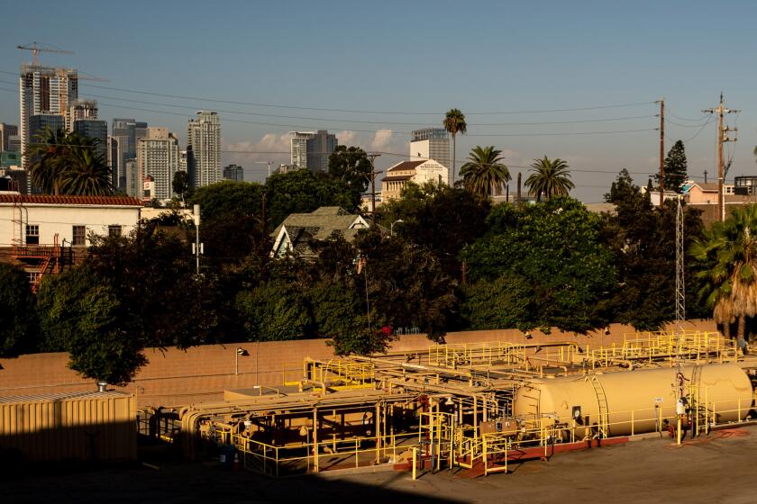 LOS ANGELES, CALIF. - SEPTEMBER 23: An AllenCo Energy drill site near USC on Monday, Sept. 23, 2019 in Los Angeles, Calif. (Kent Nishimura / Los Angeles Times)