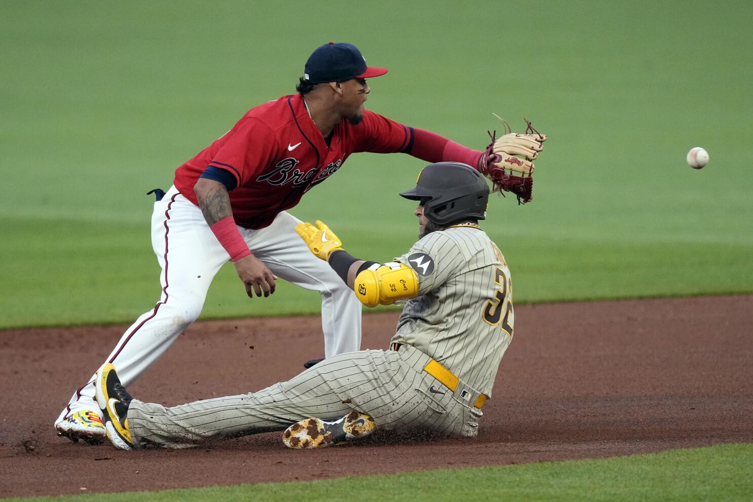 Braves strike out 15 times in loss to Padres