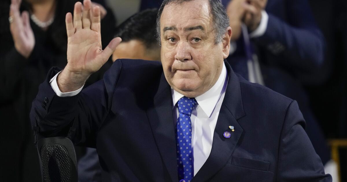 Estados Unidos prohíbe al expresidente guatemalteco Giammattei, alegando corrupción Estados Unidos prohíbe al expresidente guatemalteco Giammattei, alegando corrupción