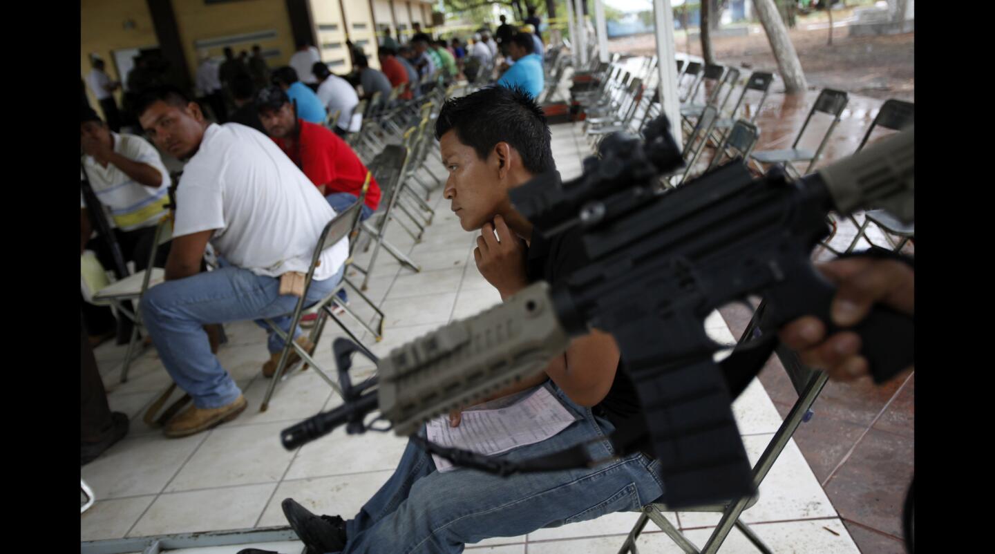 Gun registration in Apatzingan