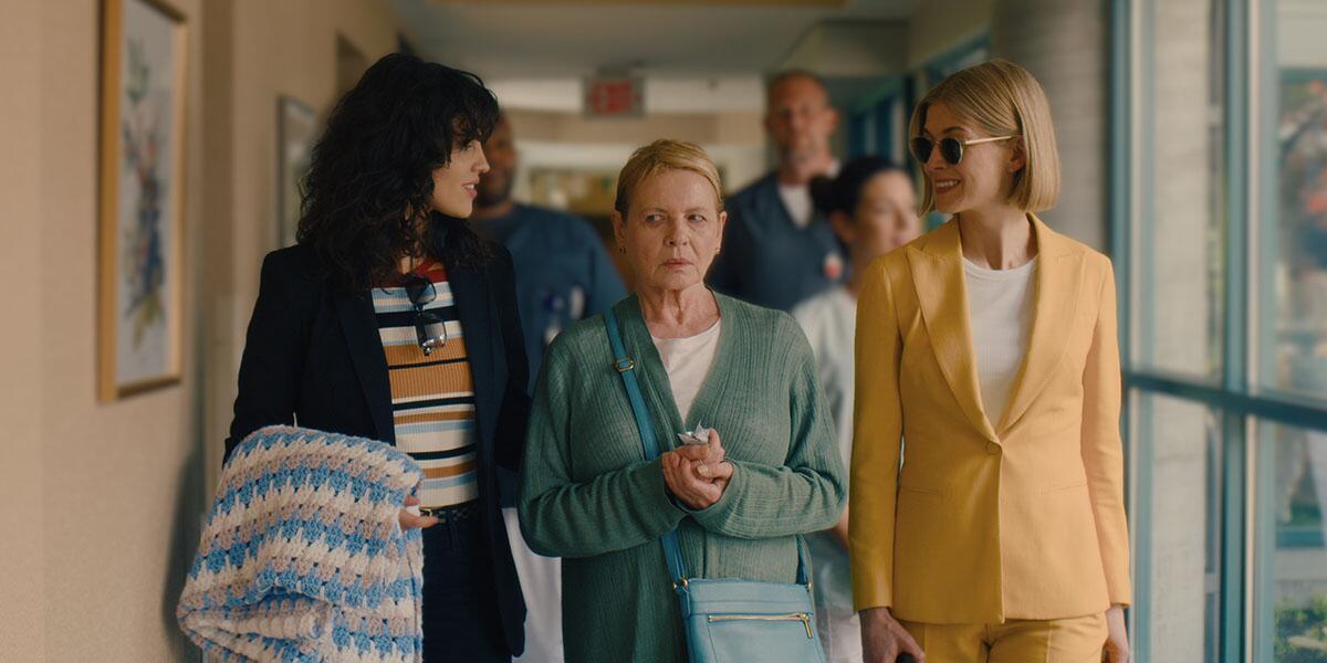 Eiza González, Dianne Wiest and Rosamund Pike in a scene from the movie "I Care a Lot."