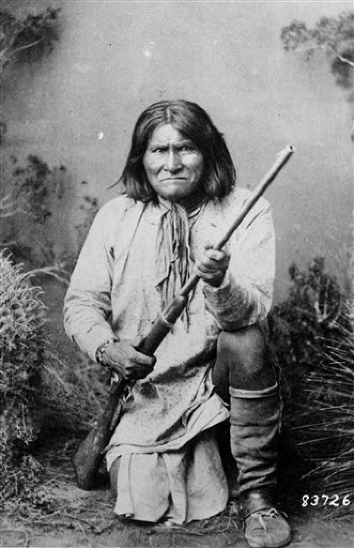 apache indians weapons