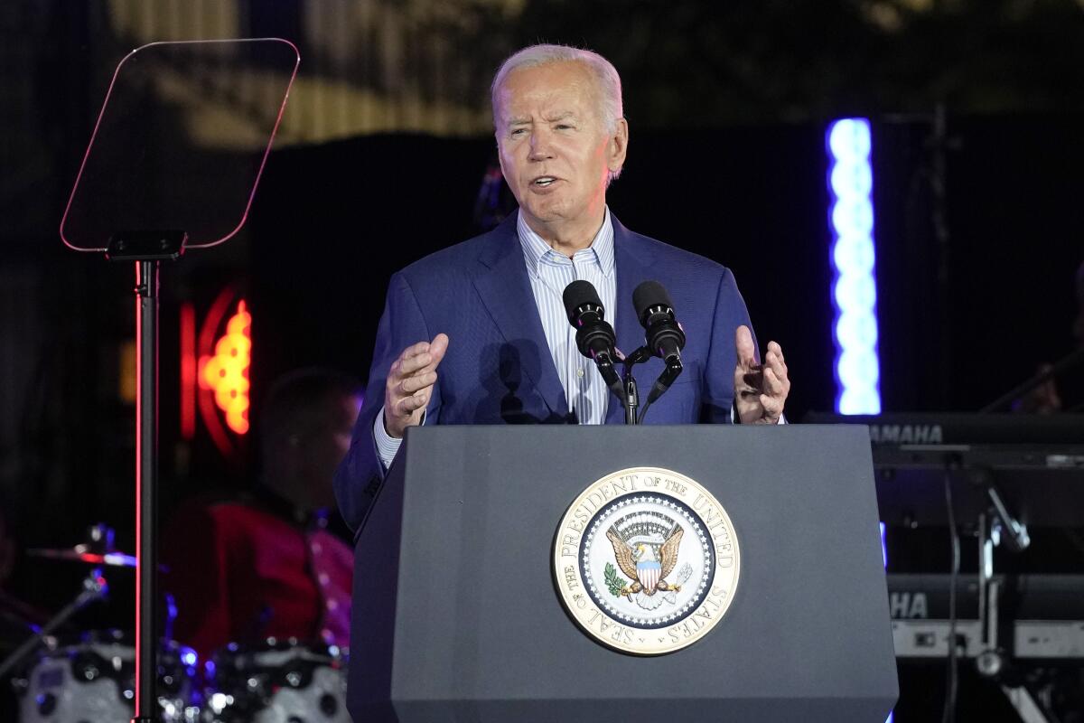 El presidente Joe Biden habla durante un concierto para conmemorar el fin de la esclavitud, 