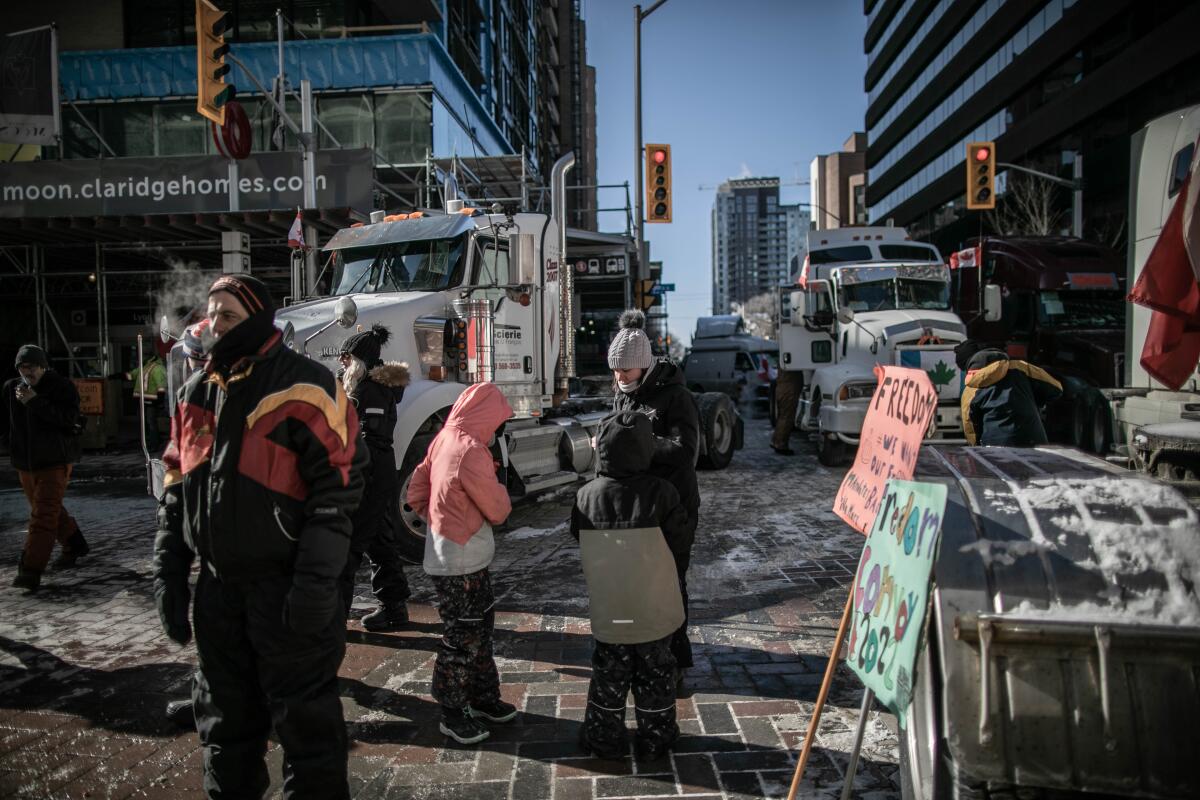 Los camioneros protestan contra los mandatos del COVID-19 en Canadá