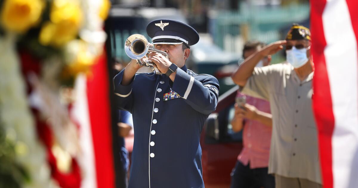 MLB players celebrate Memorial Day with camouflage uniforms