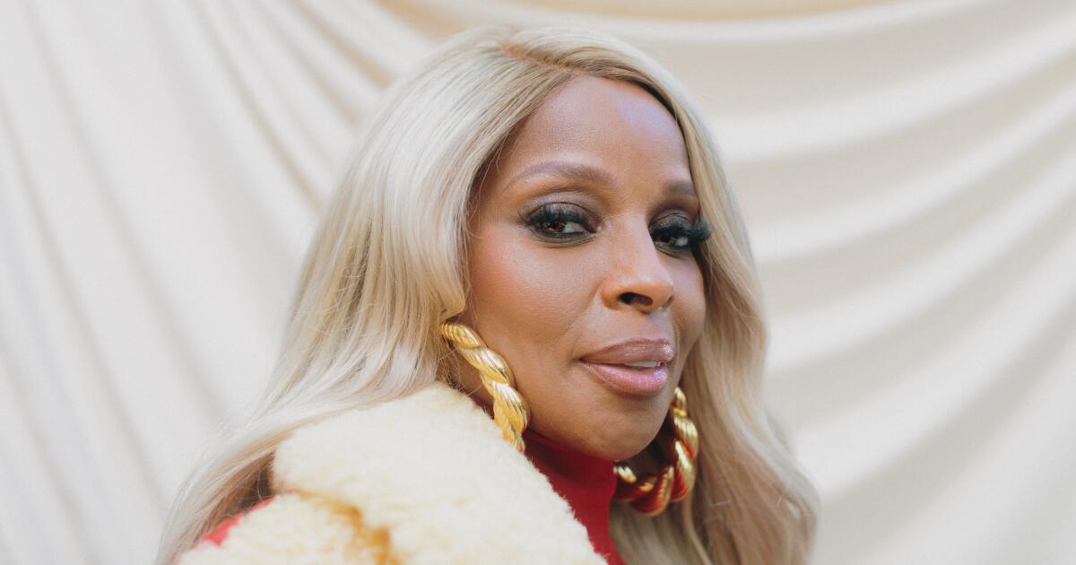 Mary J. Blige Goes Viral for Dramatic Exit From Super Bowl