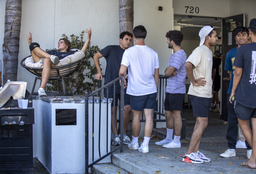 College Rushing Fraternities USC breakaway fraternities make own rules, defy campus ban - Los ...