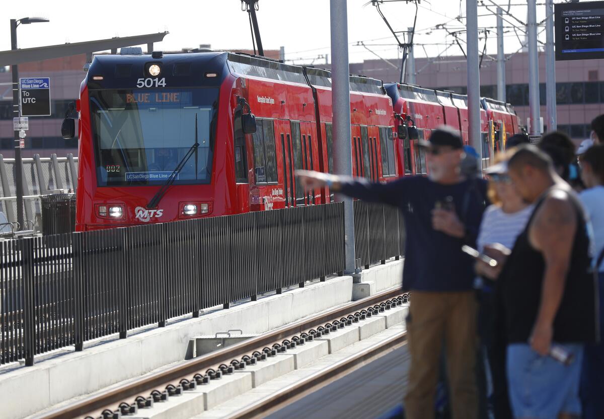  The Mid-Coast Extension of the UC San Diego Blue Line Trolley runs though UC San Diego.