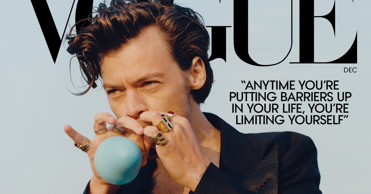 Harry Styles Is The First Man To Grace Vogue S Cover Alone Los Angeles Times