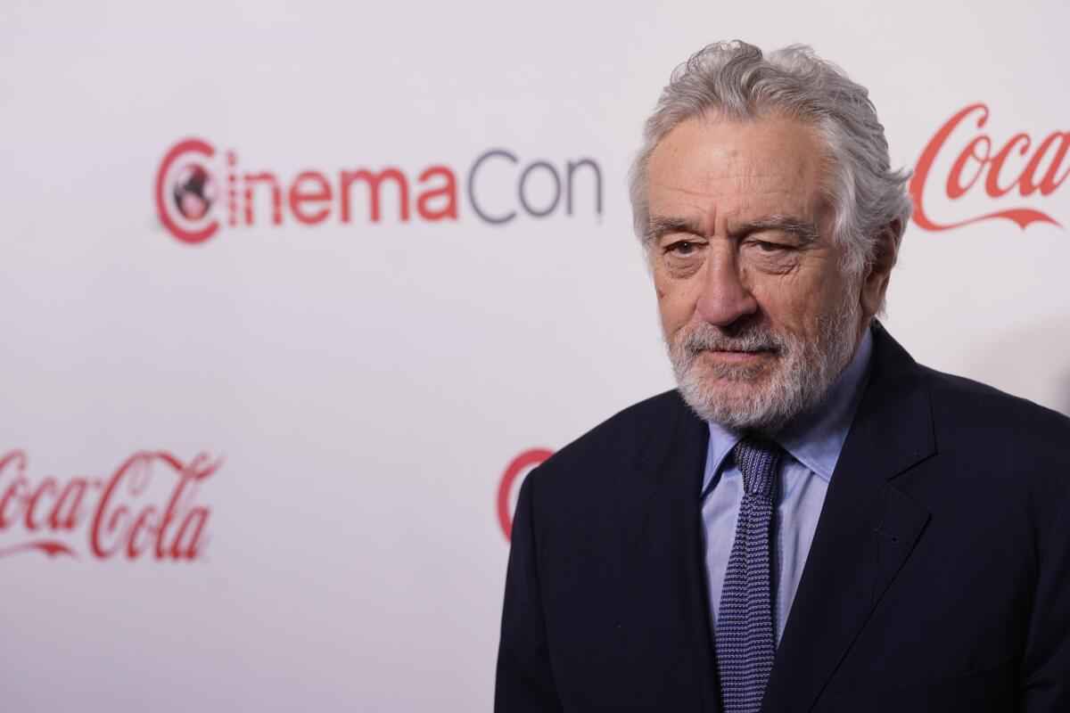 Robert De Niro llega a los premios Big Screen Achievement en la convención CinemaCon
