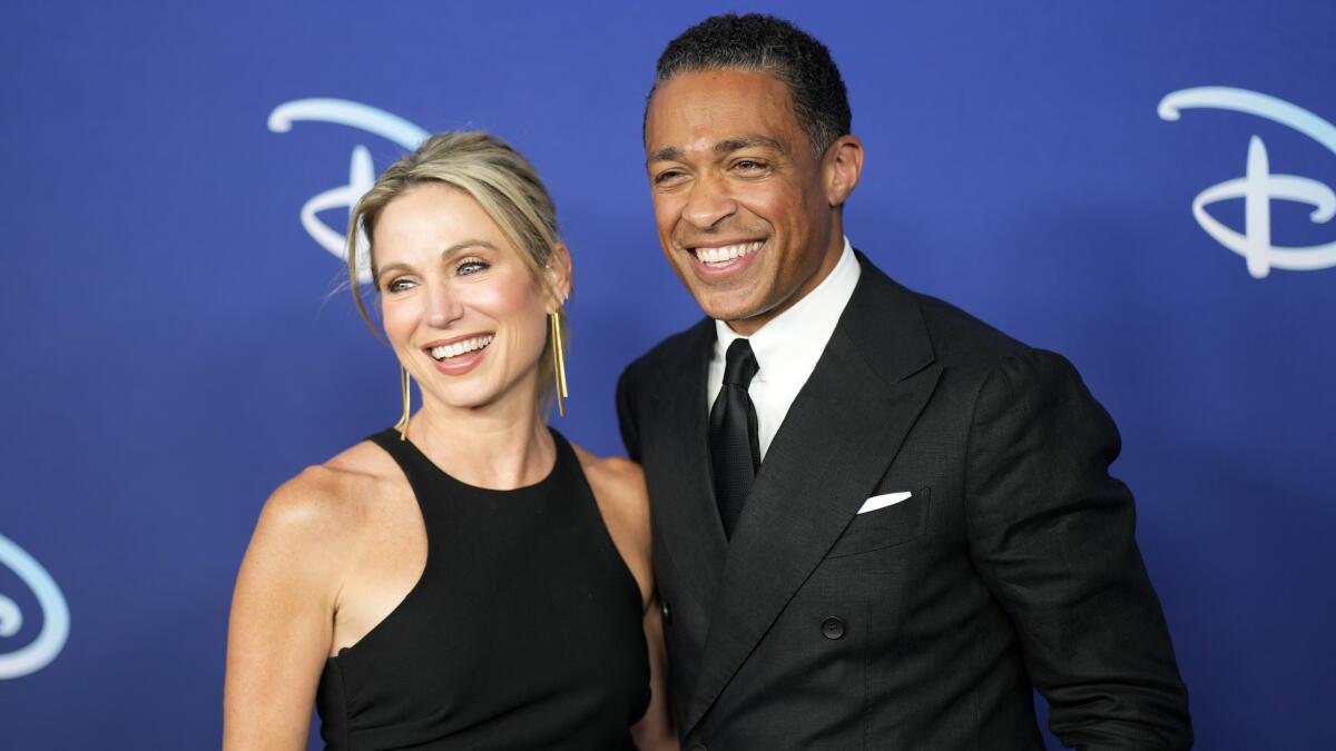 Amy Robach, T.J. Holmes announce podcast in wake of scandal - Los Angeles Times