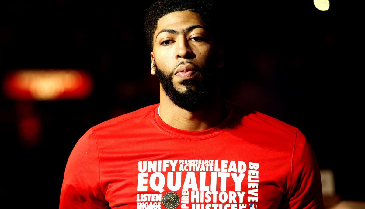 Anthony Davis, who left a game Thursday because of a bruised shoulder, plans to play in the NBA All-Star game on Sunday.