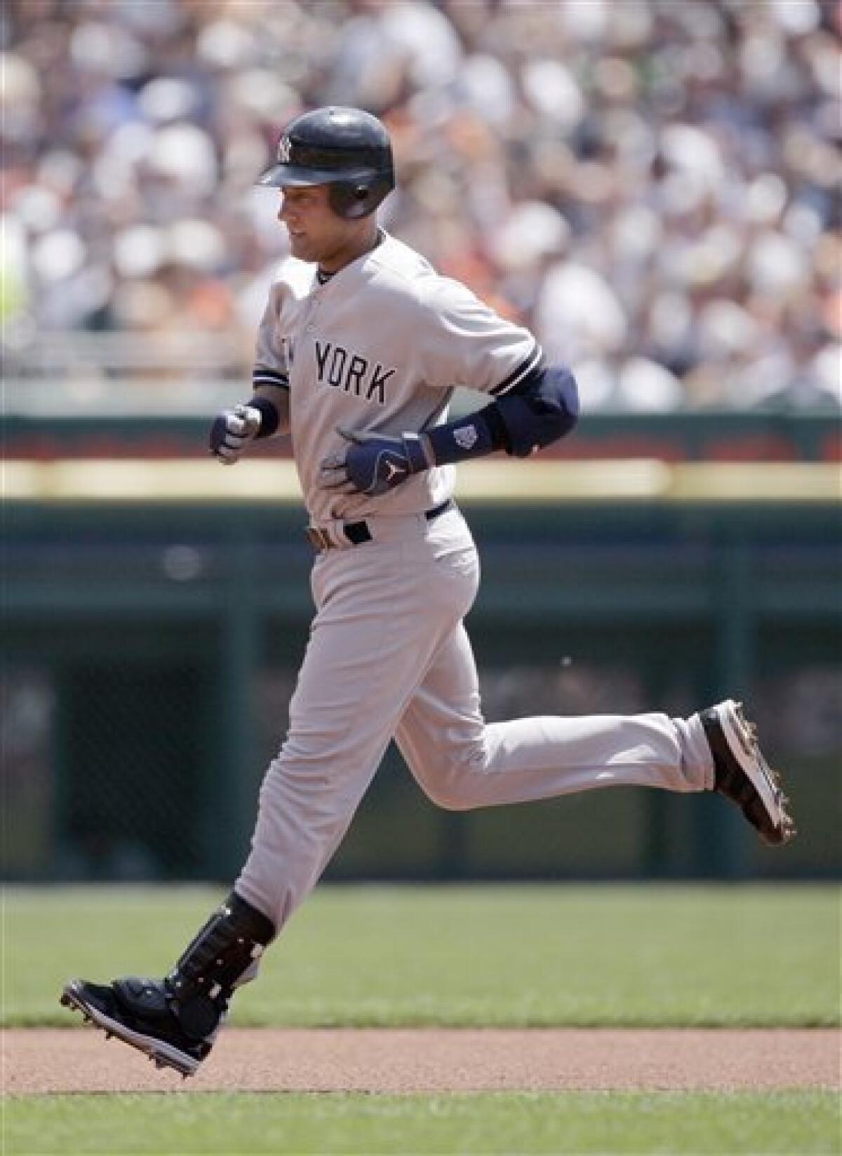 YANKEES: Derek Jeter hits home run in first game off disabled list
