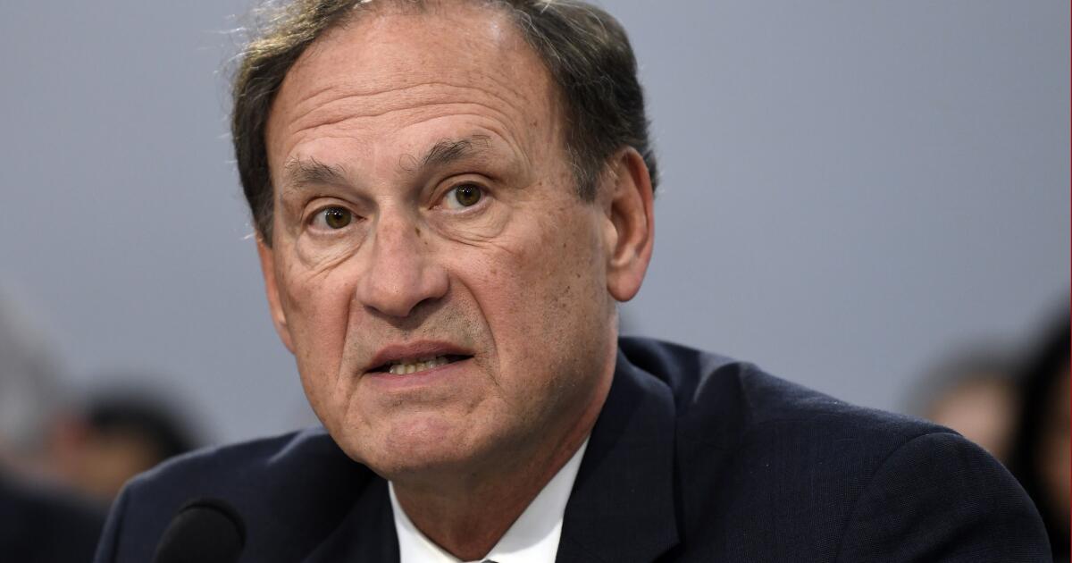 Alito'nun ters bayrağı, 2020 seçim davalarından çekilmesini talep ediyor