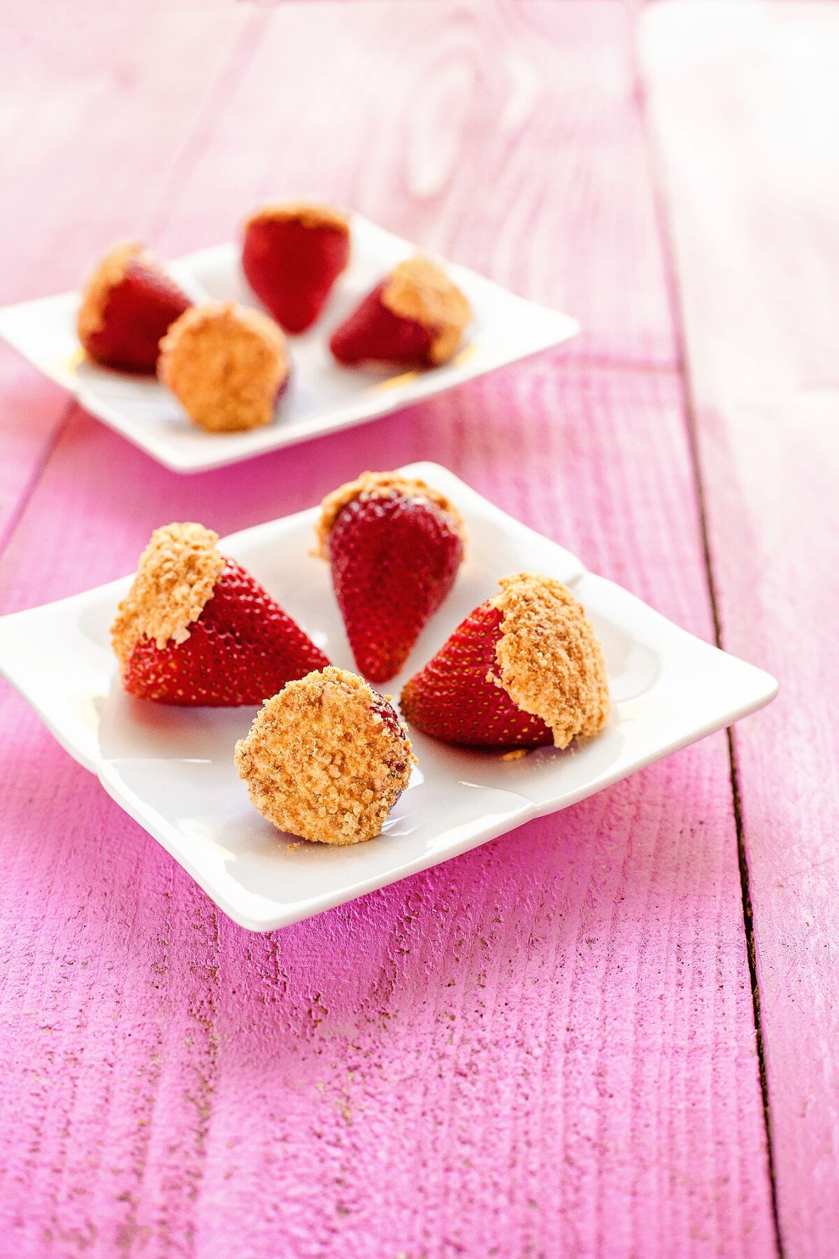 Strawberries stuffed with the flavors of a classic cheesecake