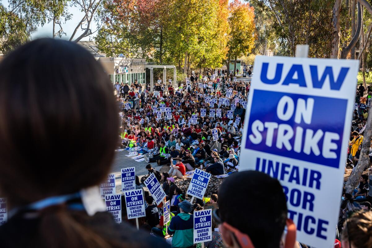 UC San Diego academic workers strike in front of Geisel Library at UC San Diego on Nov. 14.